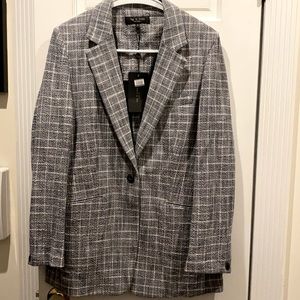 Brand new with tags, never worn, Rag and Bone women’s tweed blazer size 10.